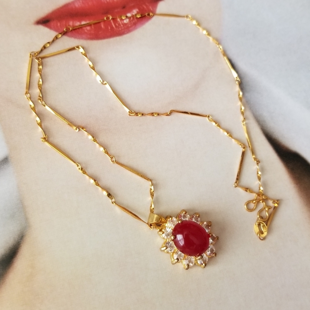 ❗Vintage Oval Cut Red Ruby Petty Halo Pendant with Diamonds & Yellow Gold Chain❗